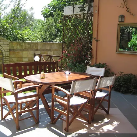 Hotel de apartamente Avra Ligia