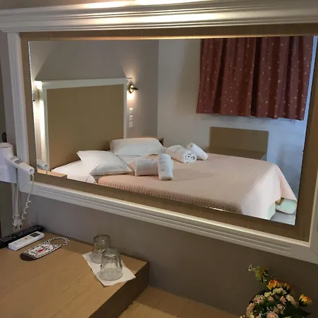 Hotel de apartamente Avra 2*